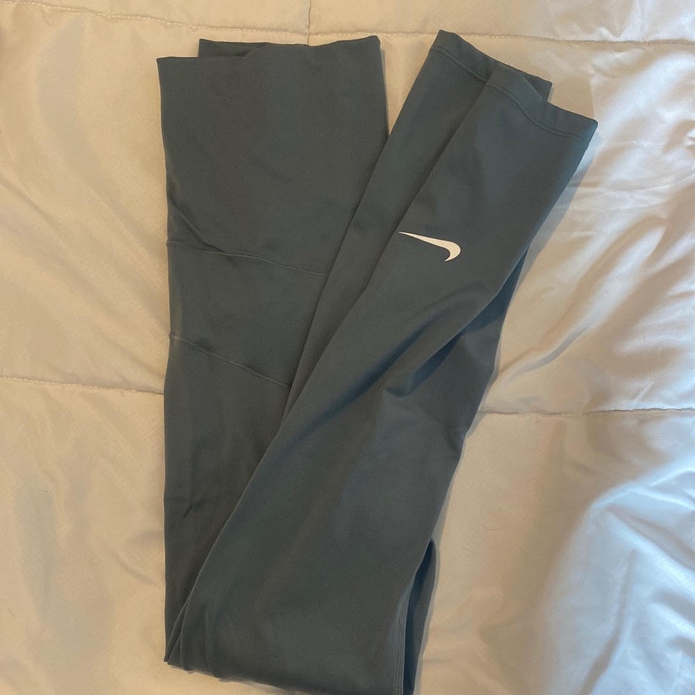 Nike maternity high waisted leggings